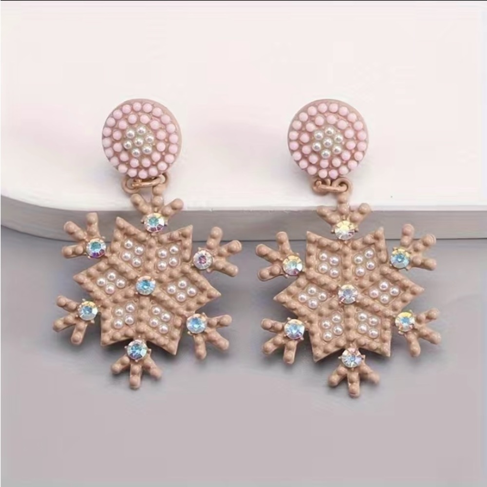 NWT Tan Rhinestone Snowflake earrings
